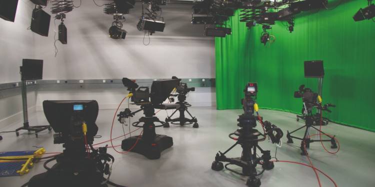 MDP400<span class="highlight">9</span>M-2022-23-SEM1-A MDP400<span class="highlight">9</span>M | TV Studio Production | 2022-23 SEM1 (Group A)